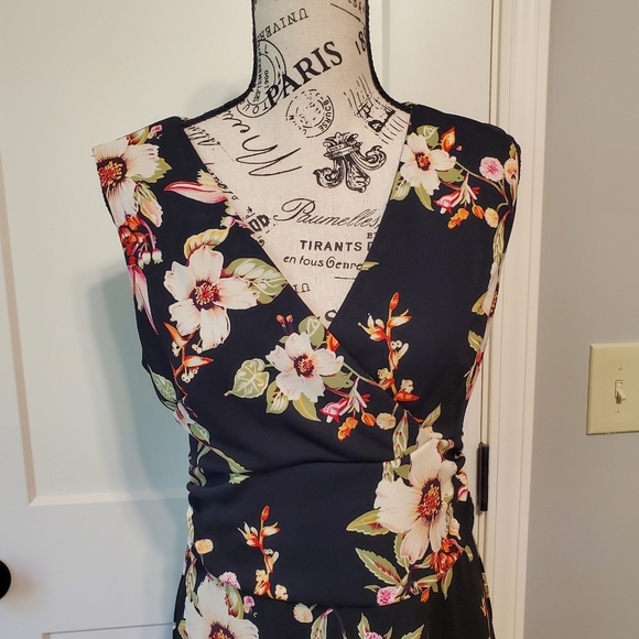 Gorgeous Floral Dress - Picture 6 of 6
